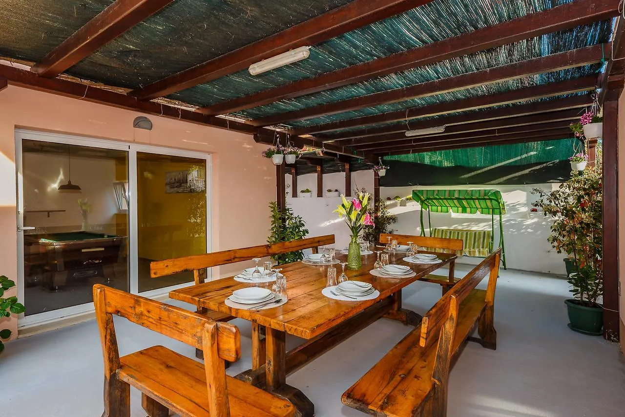 Villa Nora Trogir 0*,